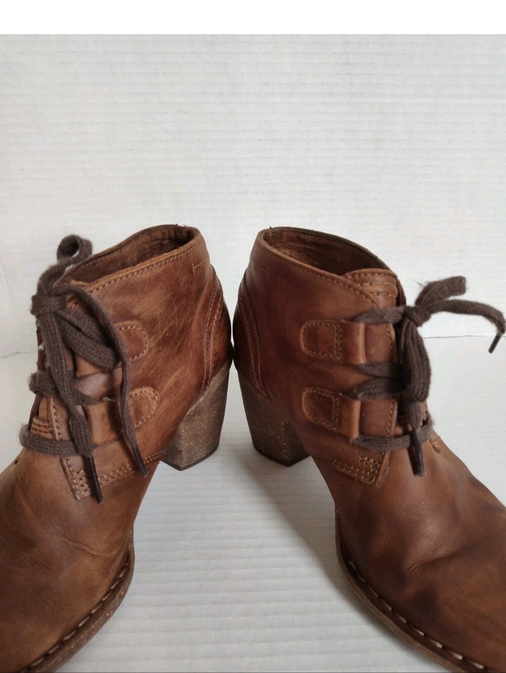 Clarks Artisan Carleta Lyon Brown Leather Ankle Boots Size 7W Lace up - Picture 8 of 8
